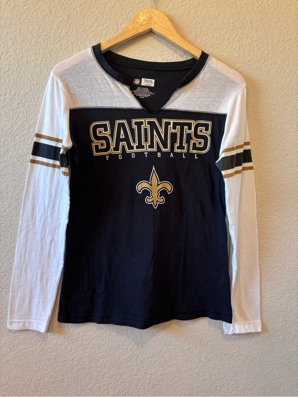 NFL Women’s New Orleans Saints Football T Shirt Black, White & Gold Small